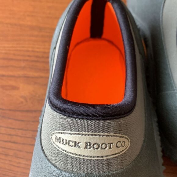 MUCK ankle booties, like new, maybe worn once, women’s size 5/ 5.5 - Picture 4 of 7